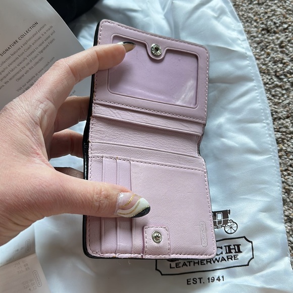 COACH SIGNATURE COLLECTION!!!! Purse and WALLET DUO! - Picture 13 of 17